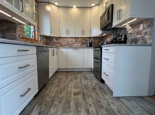 (Undisclosed Address), Albertson, NY 11507