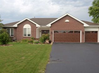 10425 Lismore Rd, Roscoe, IL 61073