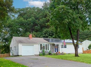 39 Farmstead Ln, Glastonbury, CT 06033