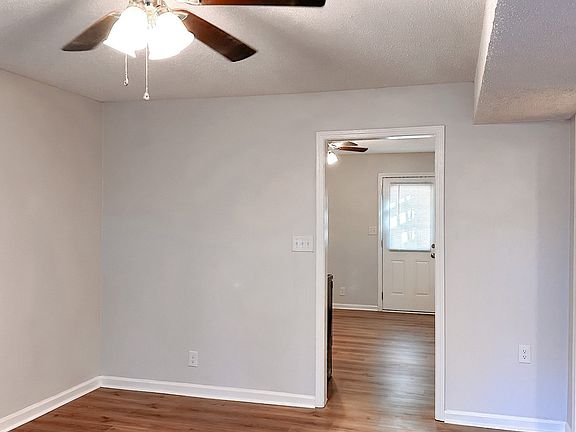 5th image of 470 Martha Ln APT E