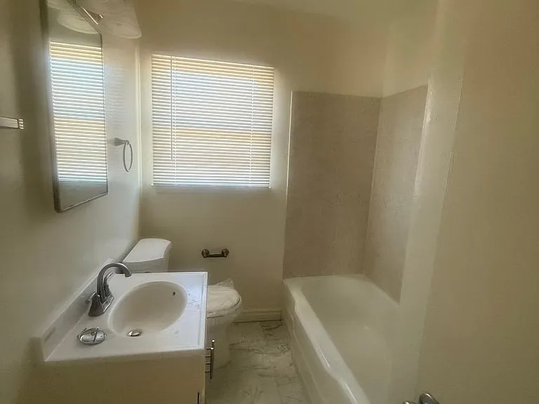 4144-4152 Somerset Dr — Photo 15