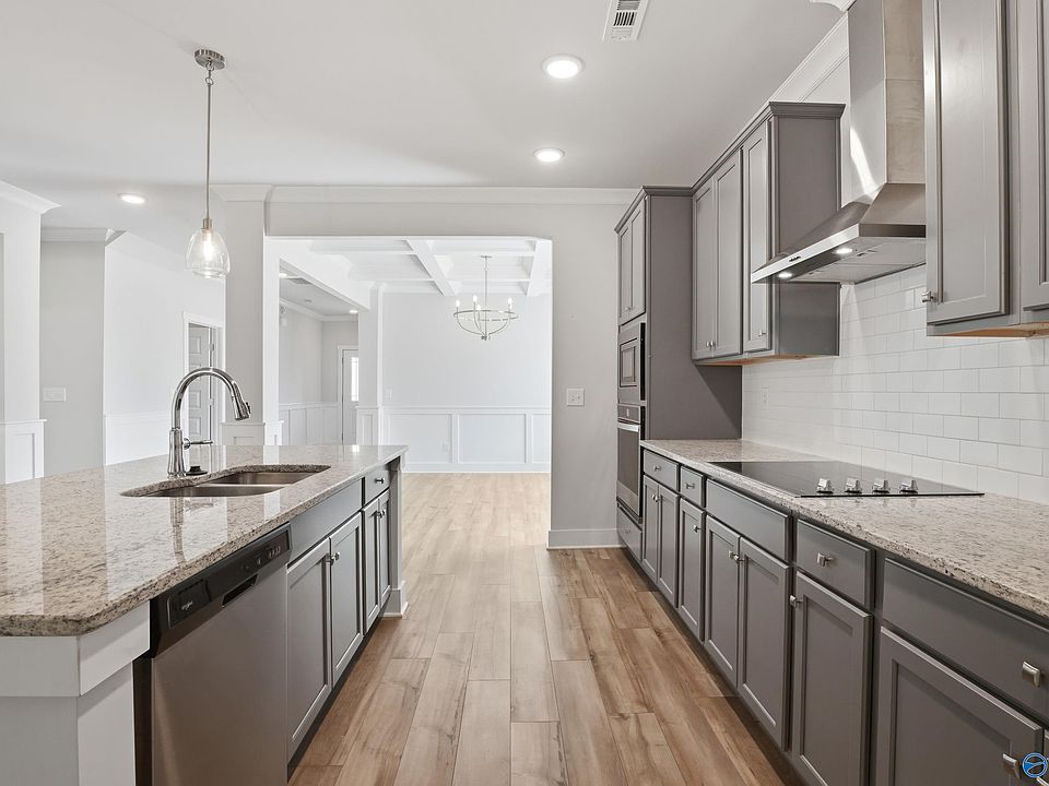 1st image of 101 Brighton Lake Ct