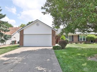 137 Old Mill Rd, Englewood, OH 45322