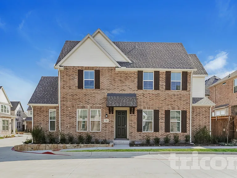 1039 Fallgate Dr — Photo 1