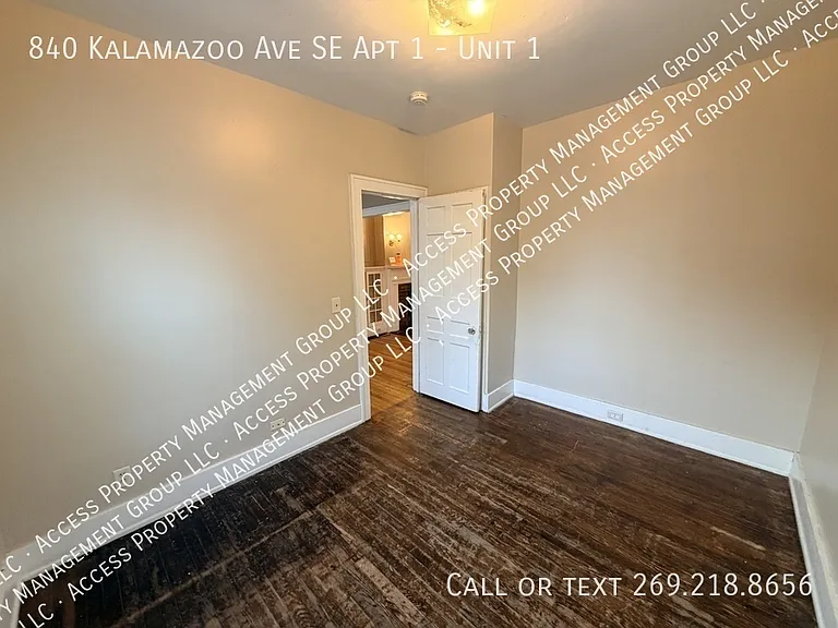 840 Kalamazoo Ave SE #1 — Photo 11