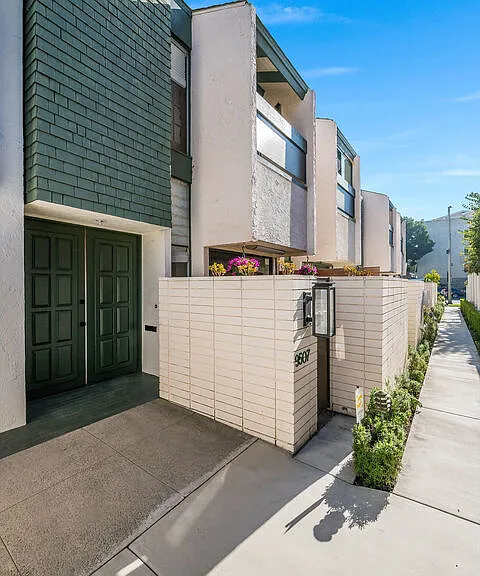 9507 W Olympic Blvd — Photo 3