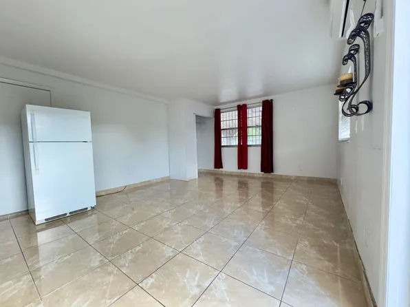 343 W 42nd St, Hialeah, FL 33012