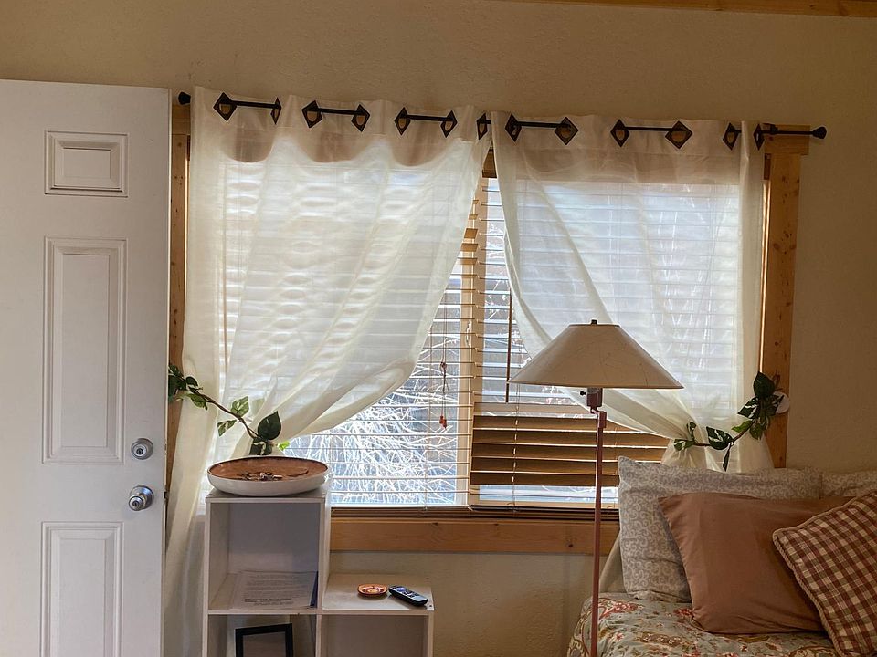 Side window