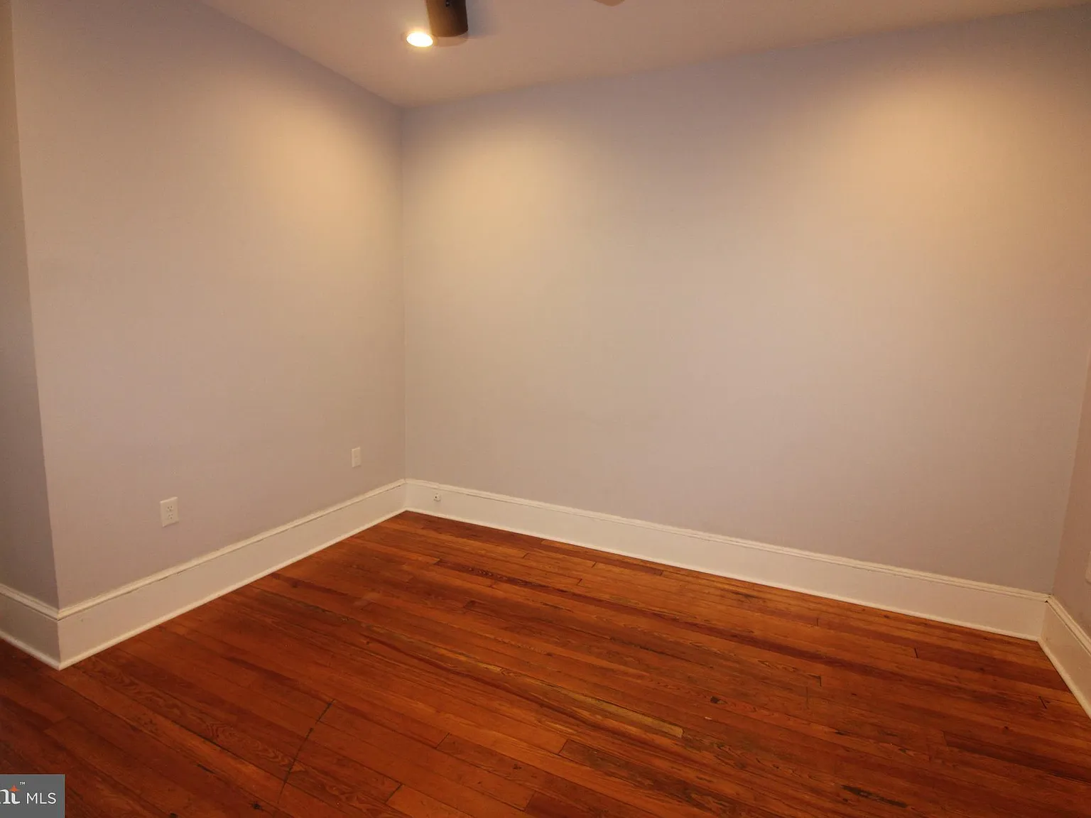 1 bed, 1.0 bath, 500 sqft, $1,200 — Photo 2