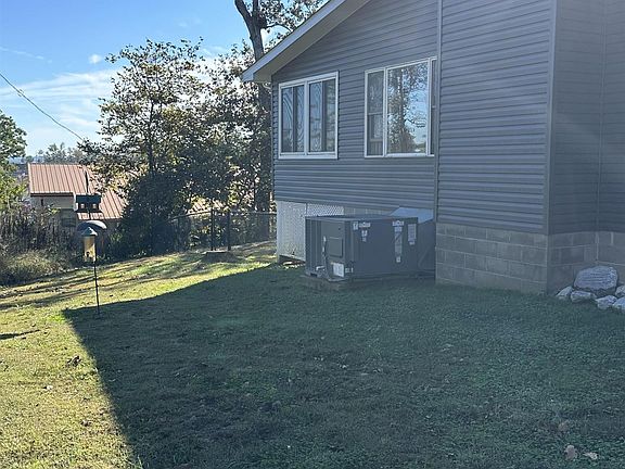 4th image of 464 Cambridge Shores Dr