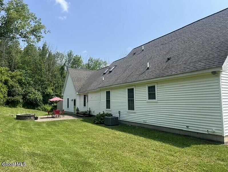 4th image of 140 Berry Lane
