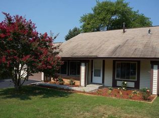 6808 Vantage Dr, Alexandria, VA 22306