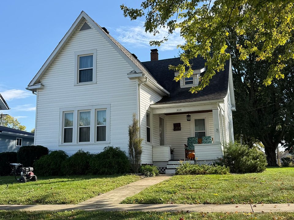 1st image of 225 E Main St