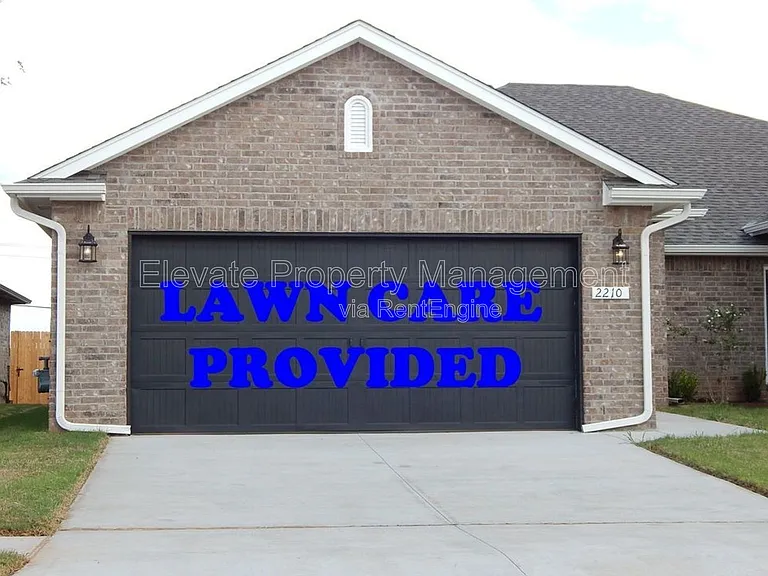 2214 Kintyre Rd — Photo 1