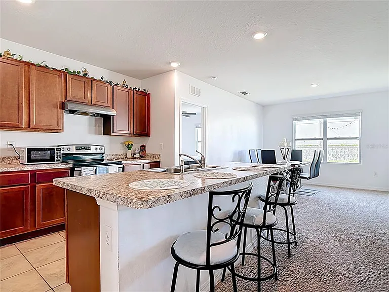 241 Meadowbrook Blvd — Photo 8