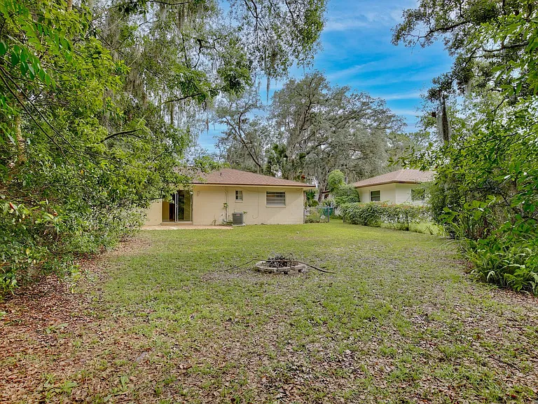 365 E Marvin Ave — Photo 17