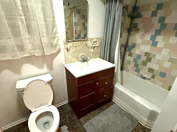 3rd image of 2865 Johnson Ave