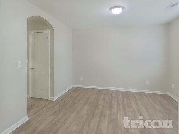 4th image of 4907 Magnasco Ln