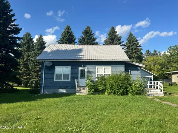 453 W Stutsman St, Pembina, ND 58271