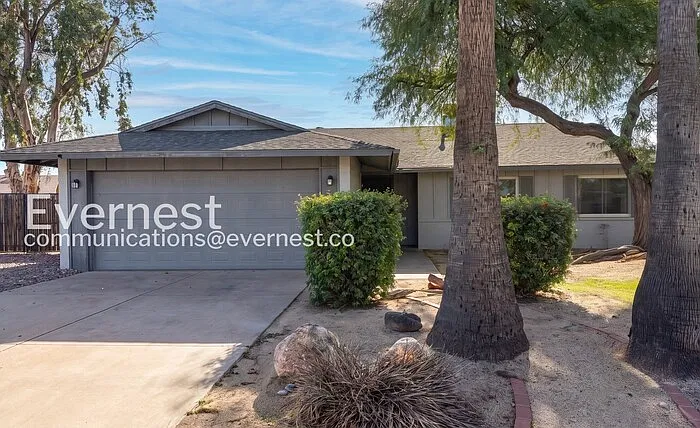 3 bed, 2.0 bath, 1596 sqft, $2,045 — Photo 2