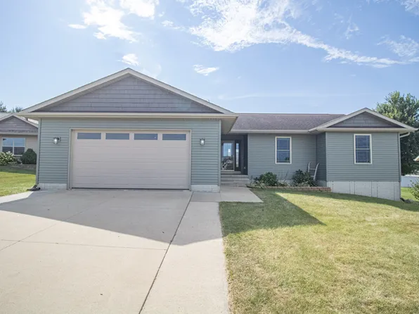 1617 Meadow Ridge Ct, Anamosa, IA 52205
