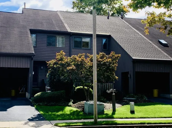 50 Jacob Ct, Ewing, NJ 08628