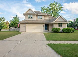 224 Vail Ct, Saint Joseph, MI 49085