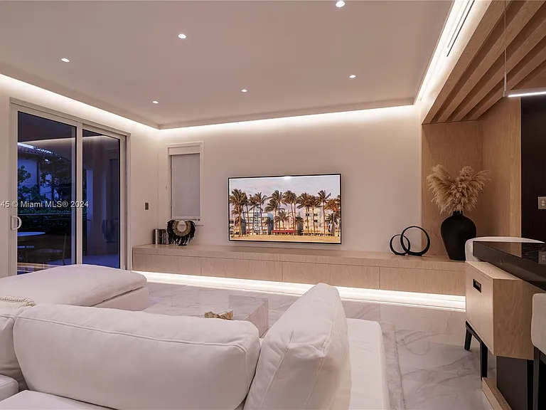 19115 Fisher Island Dr #19115 — Photo 8