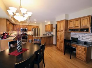 2623 Lavine Ln, Waukesha, WI 53189