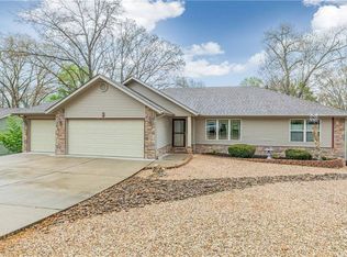 8 Halifax Ln, Bella Vista, AR 72714