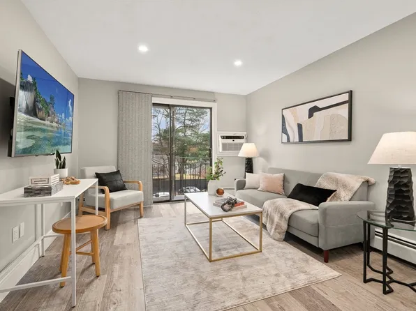 40 Main St APT 19, North Reading, MA 01864