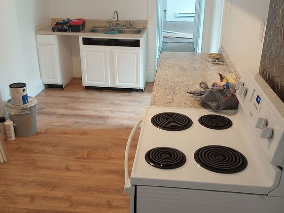 Large eat in kitchen.