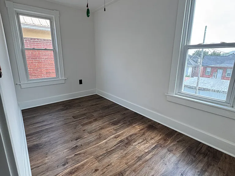 620 Fairview Ave — Photo 9