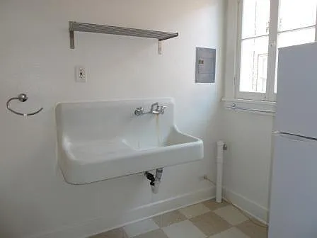 1235 E 14th Ave #22 — Photo 5