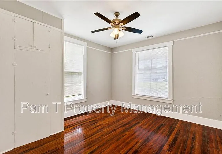 118 W 56th St — Photo 13