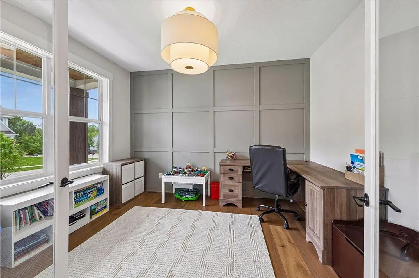 Gorgeous Formal Model Home in Excelsior with Association Pool and Playground — Photo 4