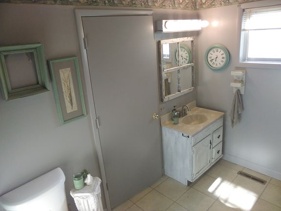 Main Floor Full Bathroom