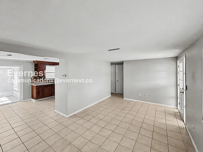 2412 Arcadia Rd — Photo 6