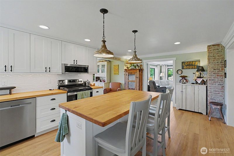 4th image of 2735 4th Street
