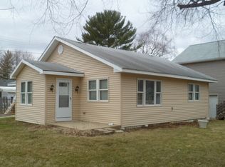 338 Briarwood Dr, Crystal Lake, IL 60014