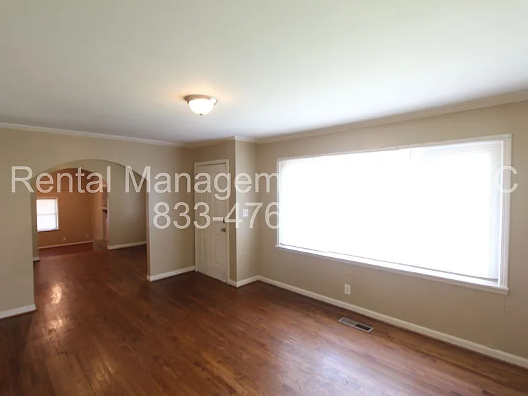 2232 6th St NE — Photo 3