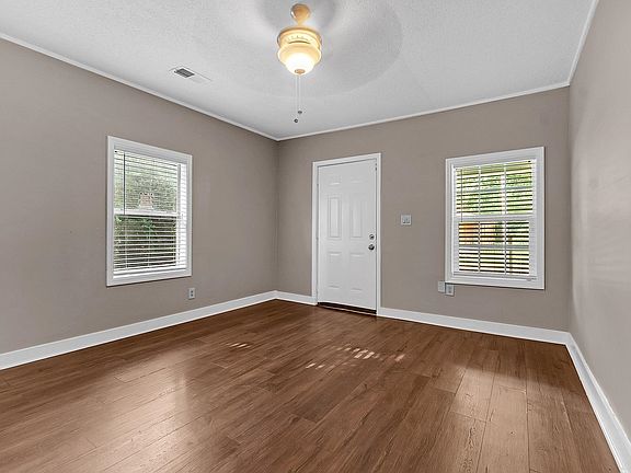 4th image of 1347 E Trigg Ave