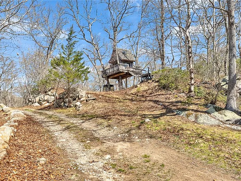 2717 Commodore Oliver Hazard Perry Hwy #H — Photo 34