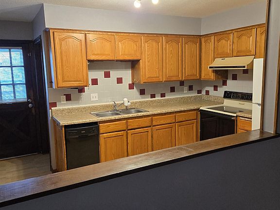 3rd image of 9380 Ohio St W