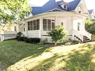 303 1st St NE, Oelwein, IA 50662