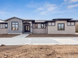 5989 Capeview Pl, Mason, OH 45040