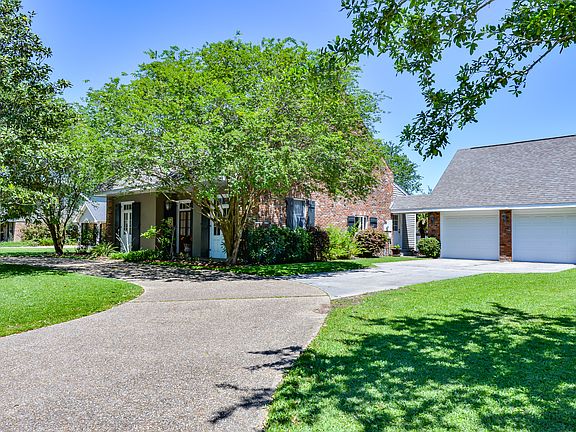 3rd image of 115 Belmont Dr