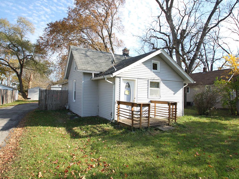 1st image of 3011 Searles Ave