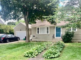 81 Winchester St, Portsmouth, NH 03801