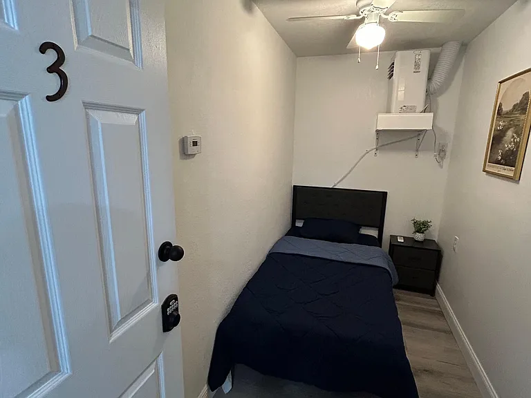 1605 N Gomez Ave — Photo 13